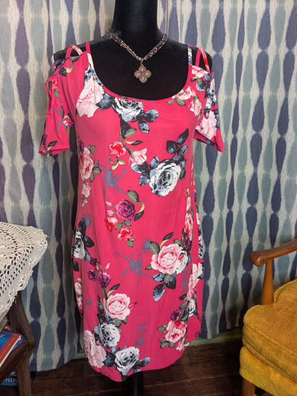 Eye Candy Floral Cold Shoulder Dress XL Pink Rose Print